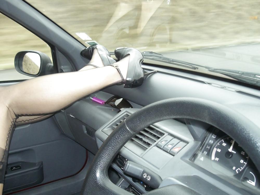25P My legs in car 2