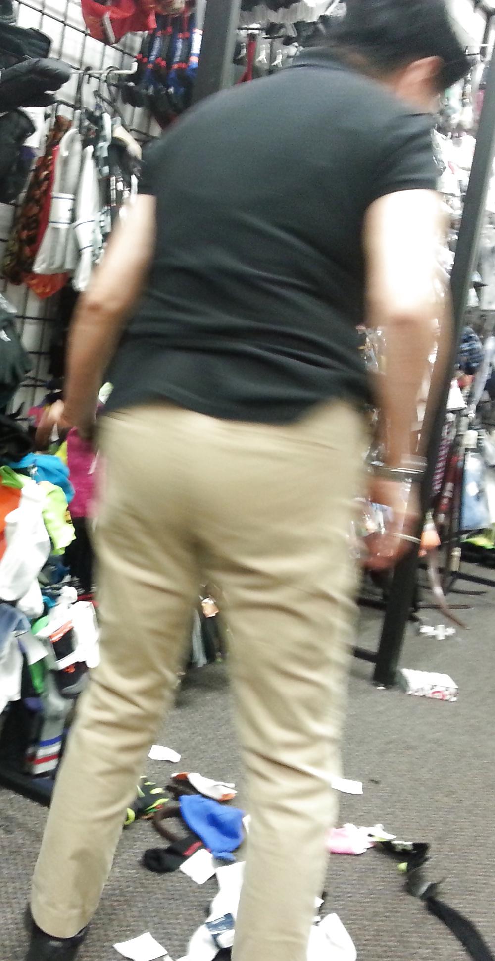 8P Mature Mexican GILF Panty Lines