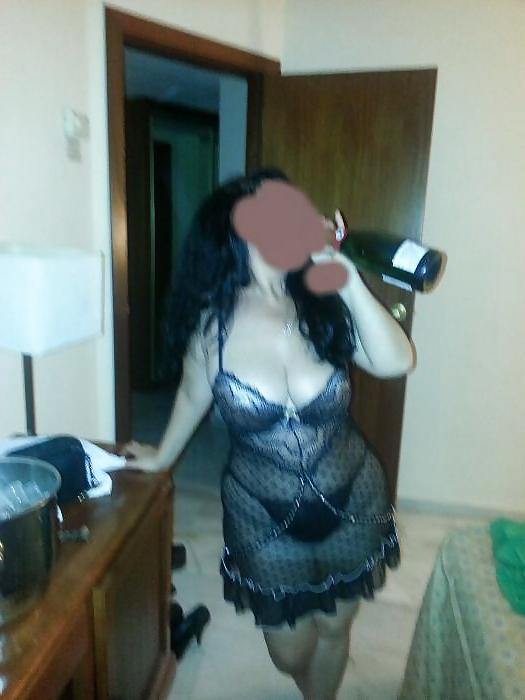 8P Sexy cougar latina