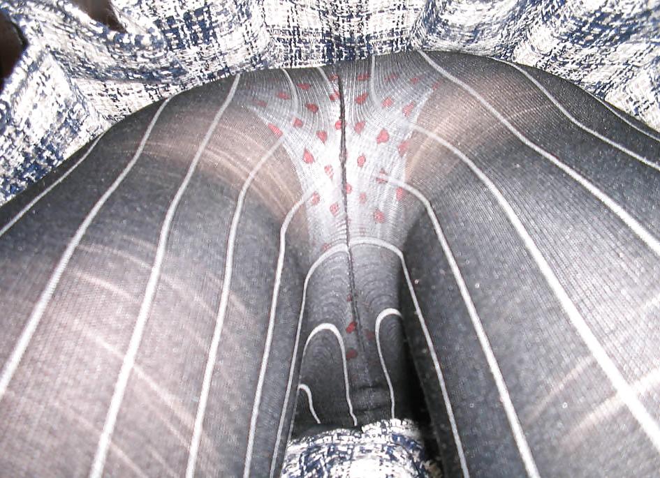 25P Tights under a skirt 2