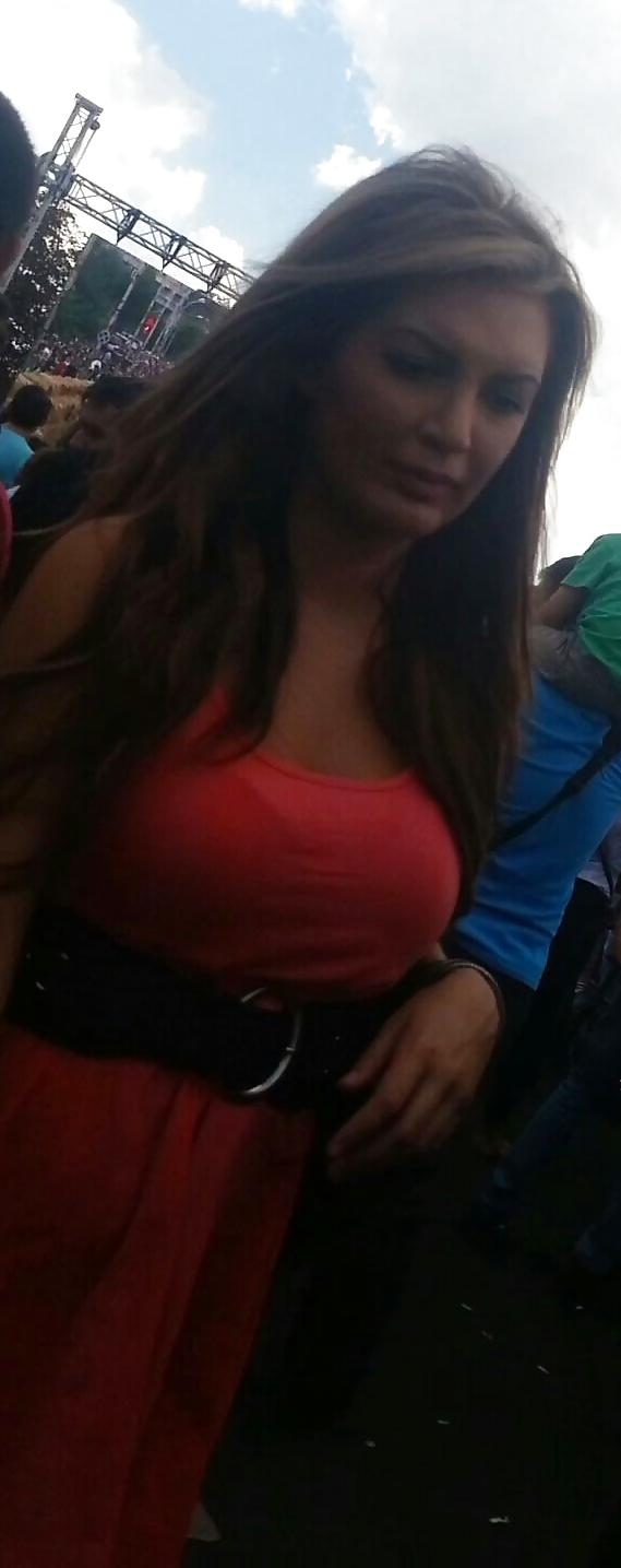 25P Spy old + young sexy bust romanian