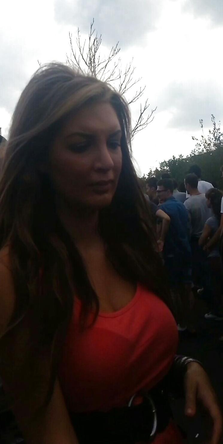 25P Spy old + young sexy bust romanian