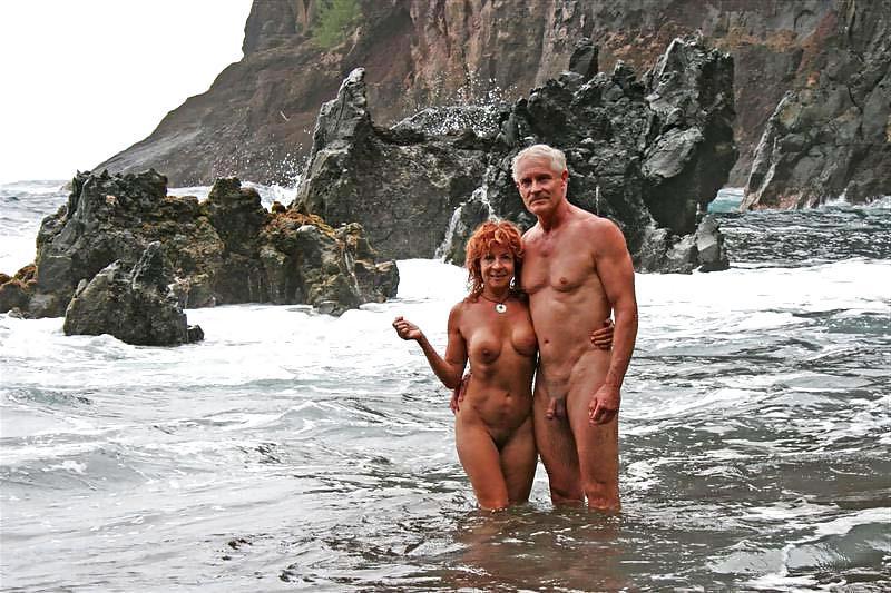 17P Naked couple 20.