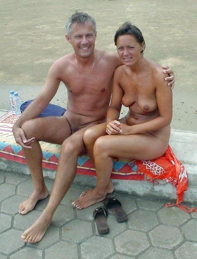 17P Naked couple 20.