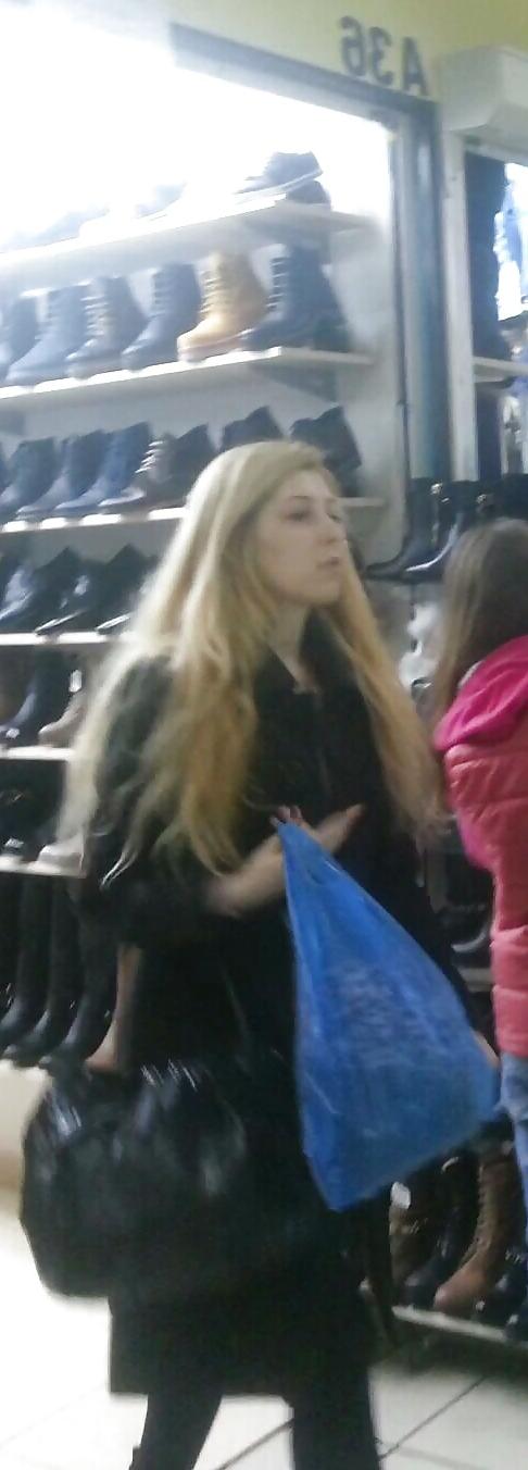 25P Spy old + young in shooping romanian