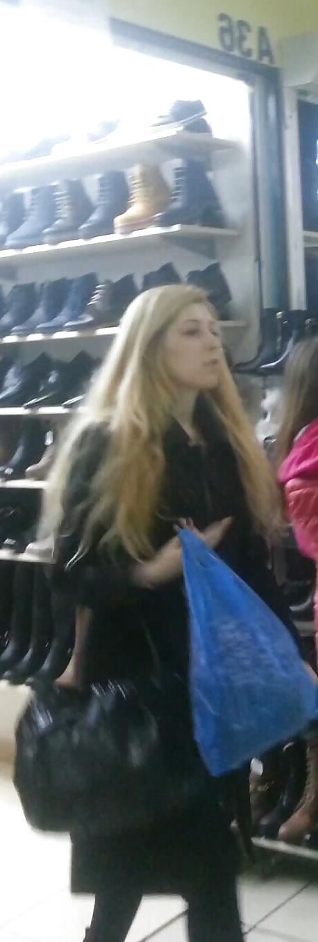 25P Spy old + young in shooping romanian
