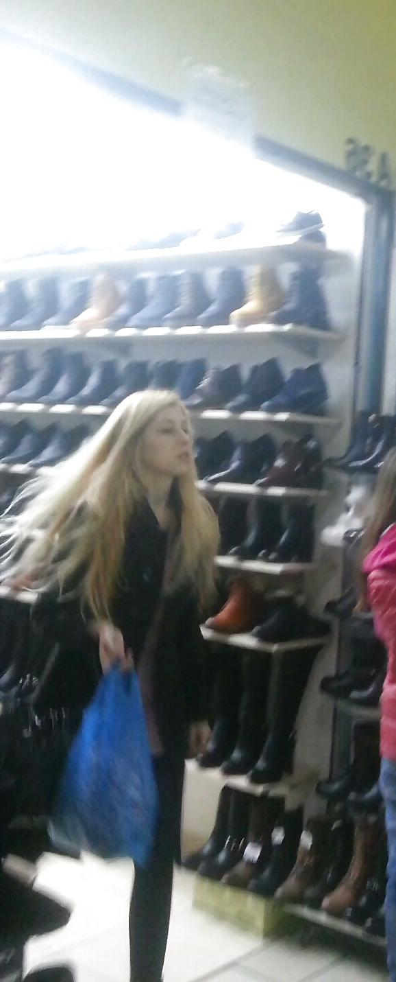 25P Spy old + young in shooping romanian
