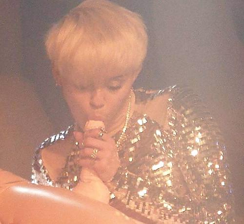 12P Miley Cyrus - Perfect Teen Slut for a Blowjob