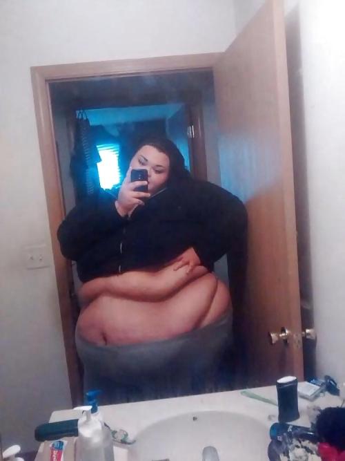22P SSBBW belly pics 12