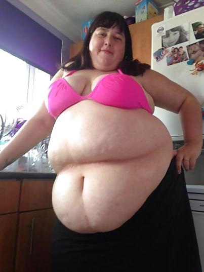 22P SSBBW belly pics 12