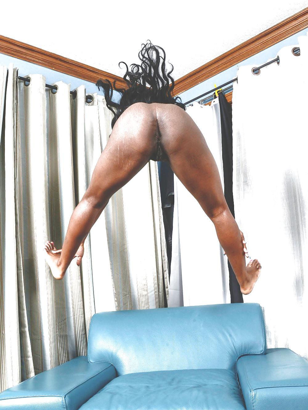 25P Phat Juicy Meaty Pussy Feet Legs and Toe!