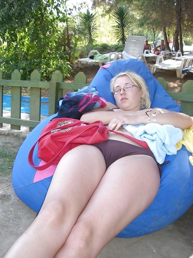 25P Great camel-toes amateurs