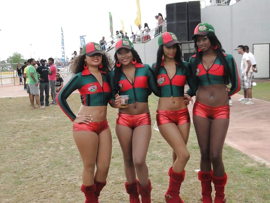 25P Great camel-toes amateurs