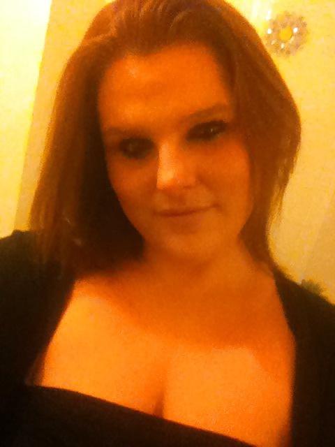 16P Hot young curvy 24 mom from Birmingham Wants to fuk me