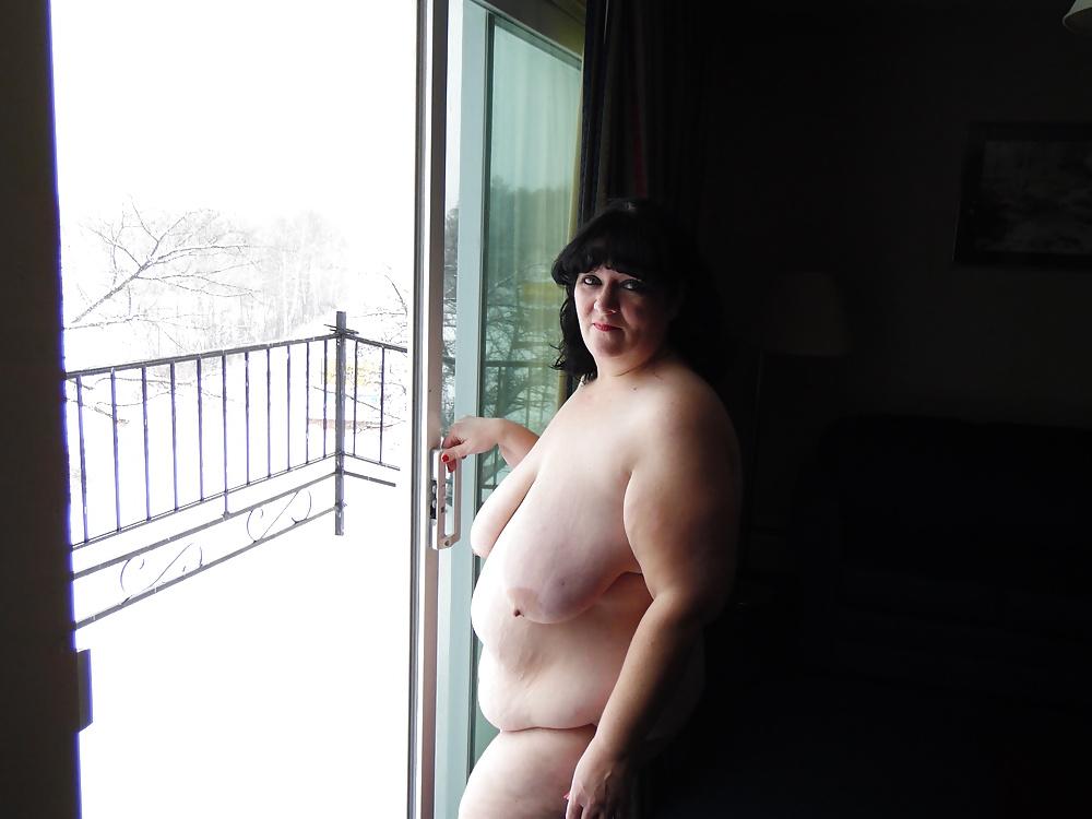 22P Mrs. MILF Slut Showing off T&A Again....Hotel