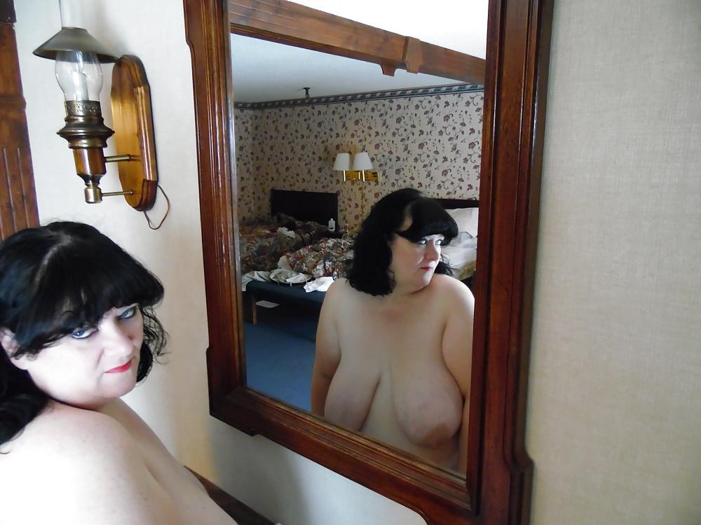 22P Mrs. MILF Slut Showing off T&A Again....Hotel