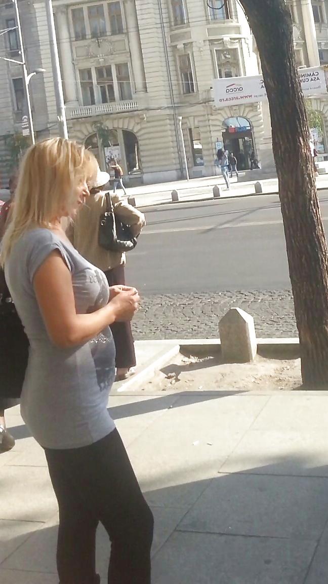 25P Spy bust old + young sexy women romanian