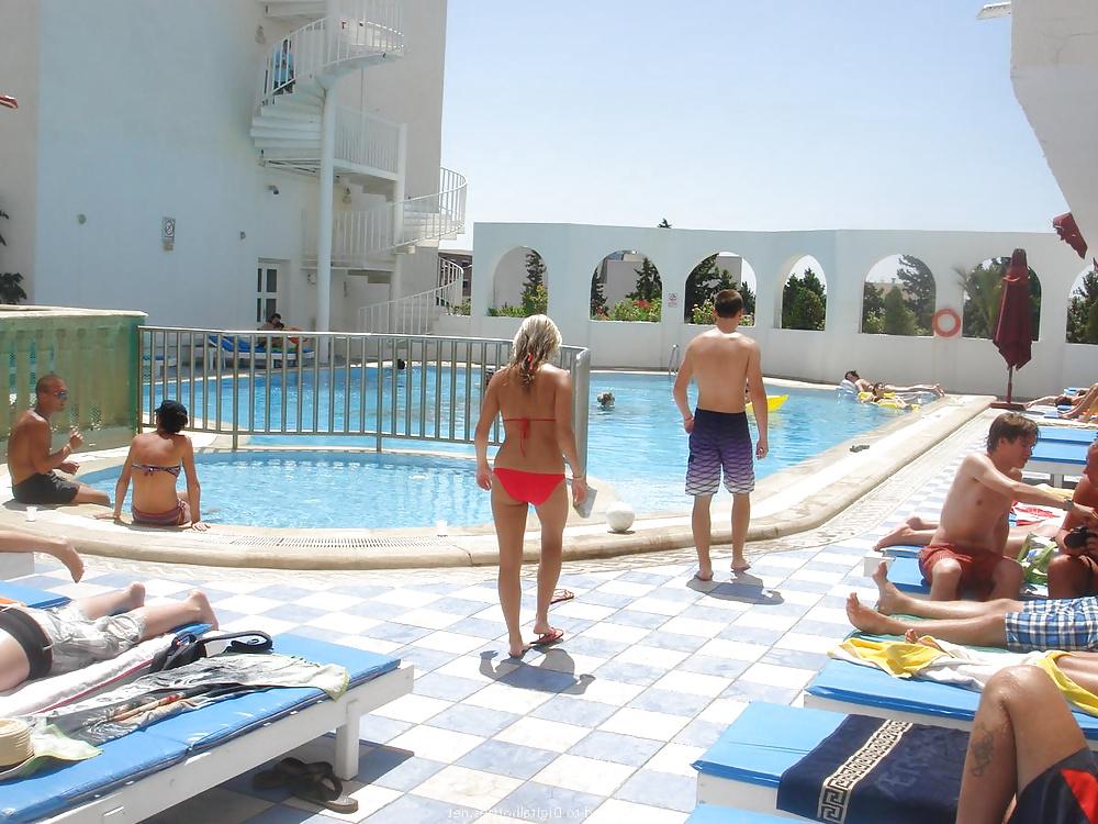 7P Young couple vacation