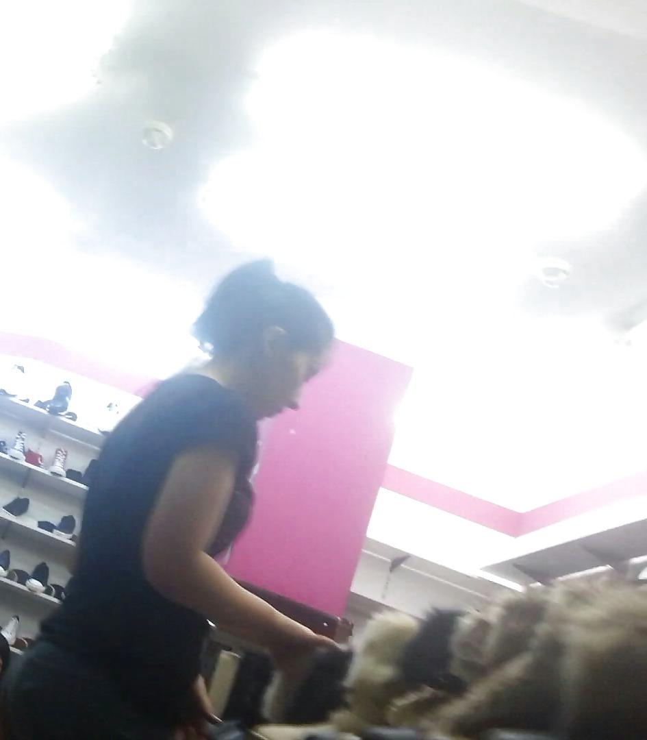 25P Spy shooping old + young romanian