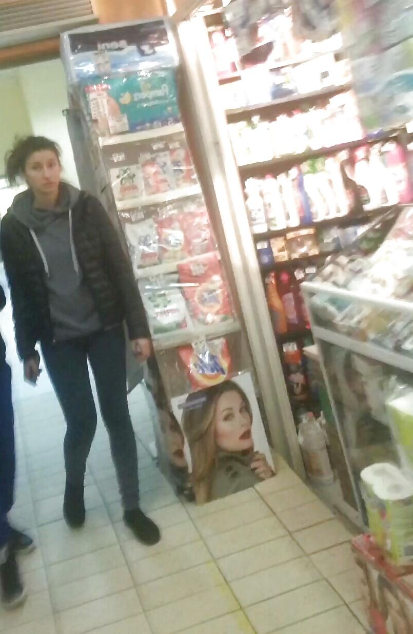 25P Spy shooping old + young romanian