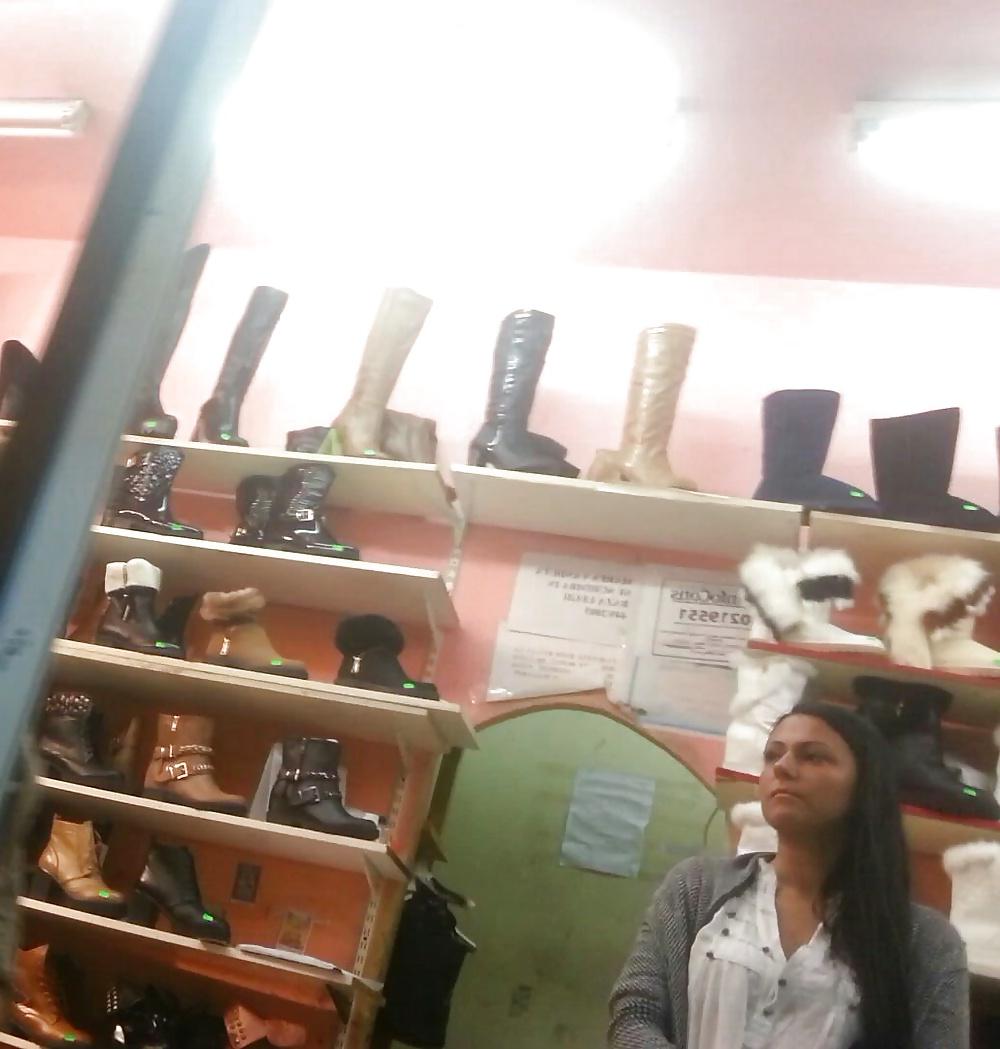 25P Spy shooping old + young romanian
