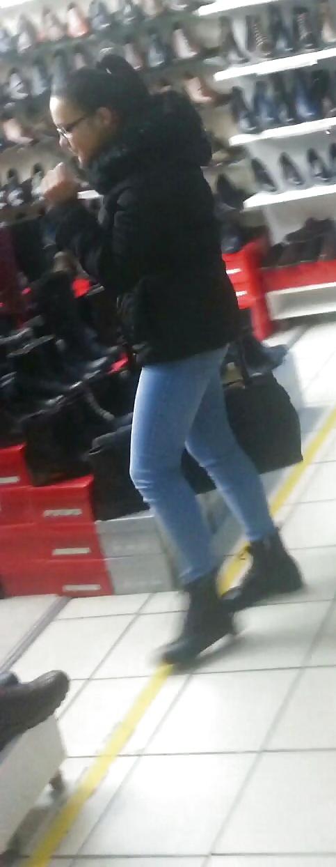 25P Spy shooping old + young romanian