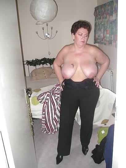 25P Loves to Show Off