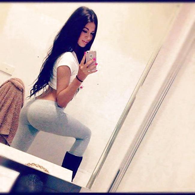 25P Hot Girls Wearing Yoga Pants