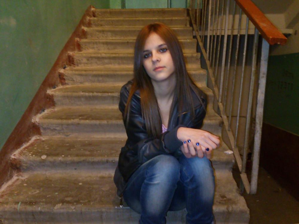 23P Teen fucked for cash by old men. With bad surprise