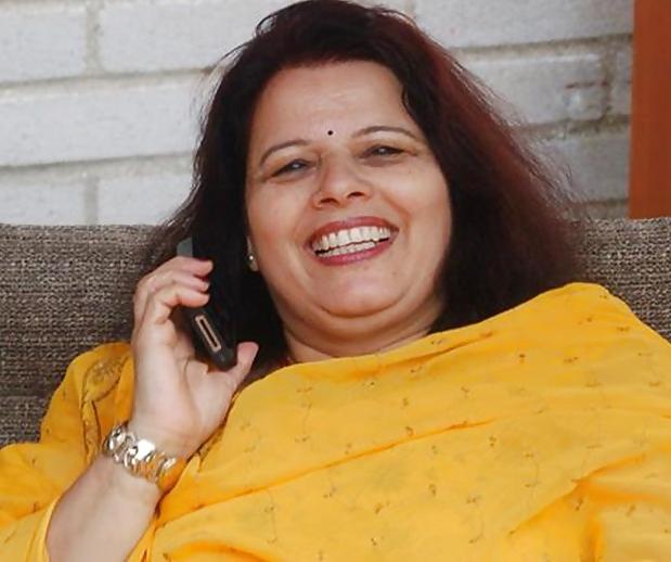 17P MRS SHARMA a hot mom