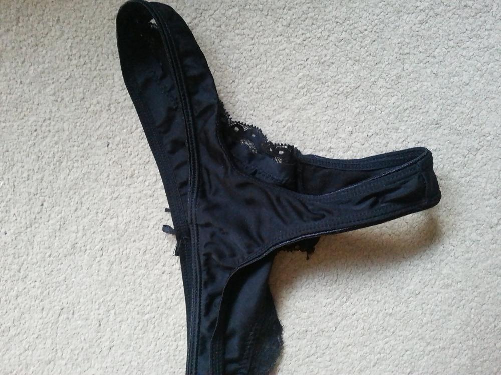 8P Panties 33 year old Malaysia milf who stayed over