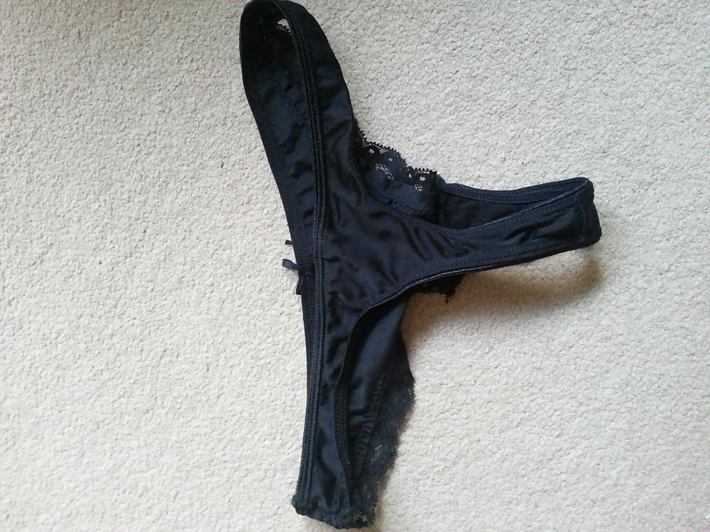 8P Panties 33 year old Malaysia milf who stayed over