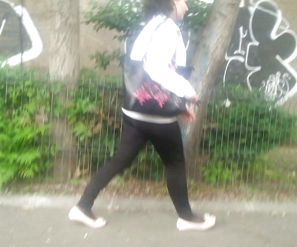 25P Spy feet, legs, foot, ankle sexy women romanian