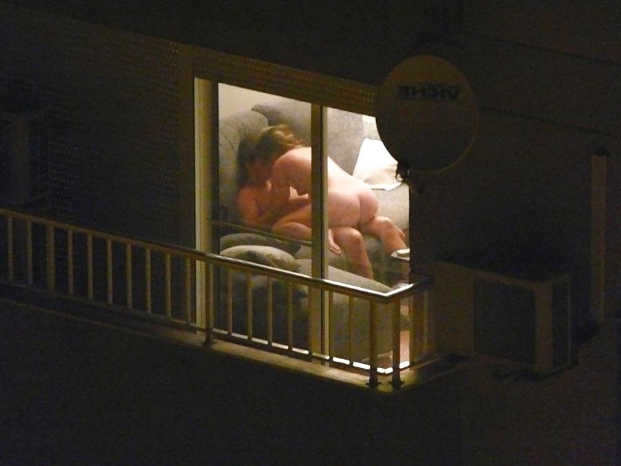 9P Window voyeur