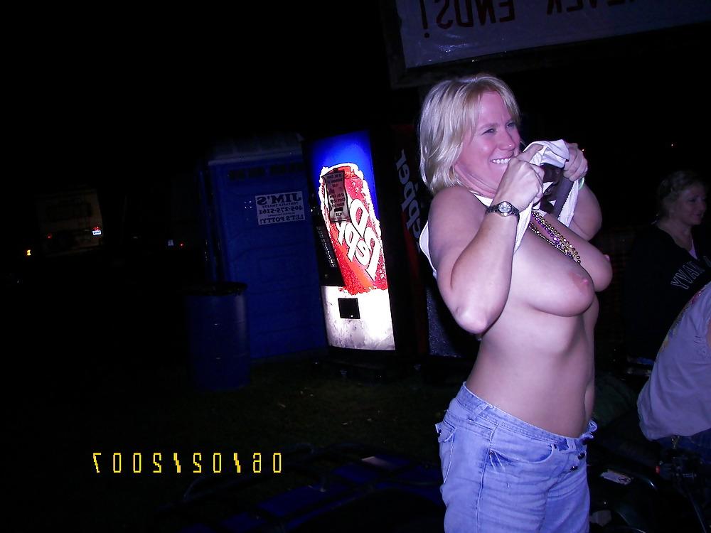 19P Show your tits 7.