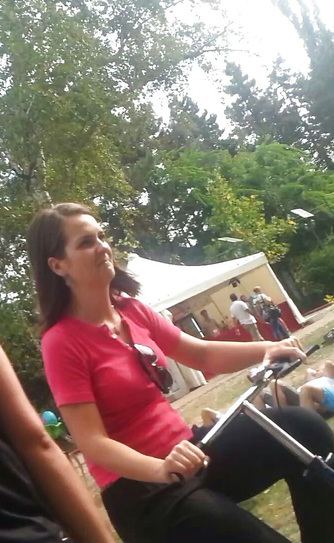 25P Spy bike and rolles sexy women romanian