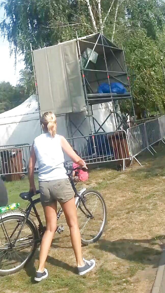 25P Spy bike and rolles sexy women romanian