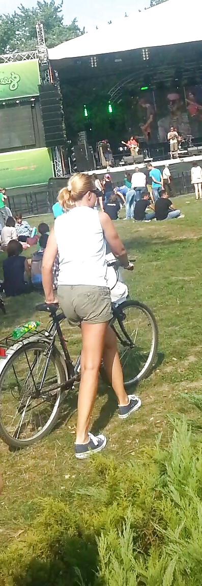 25P Spy bike and rolles sexy women romanian