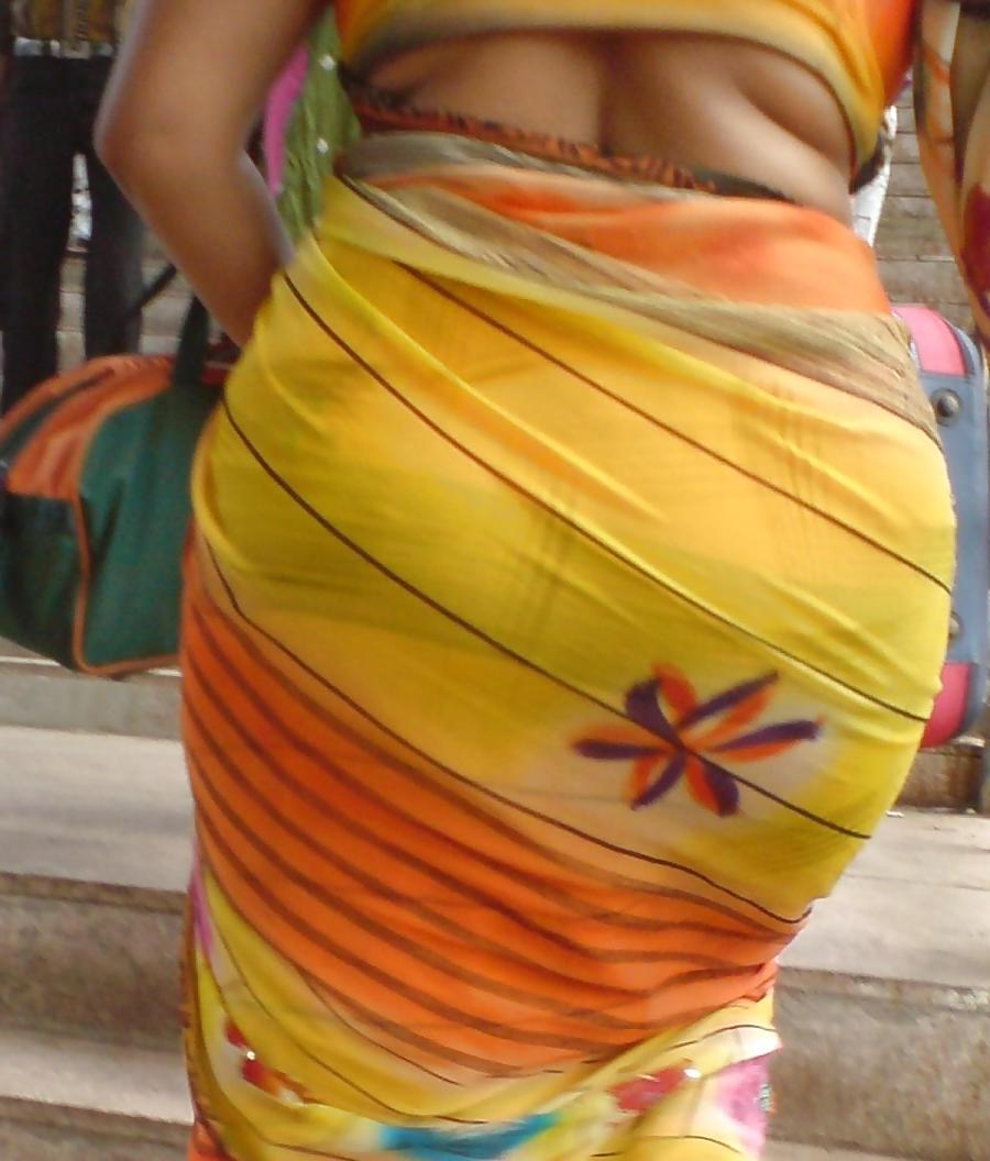 25P Spying indian Aunty - Ass Bend over - Gaand Voyeur 