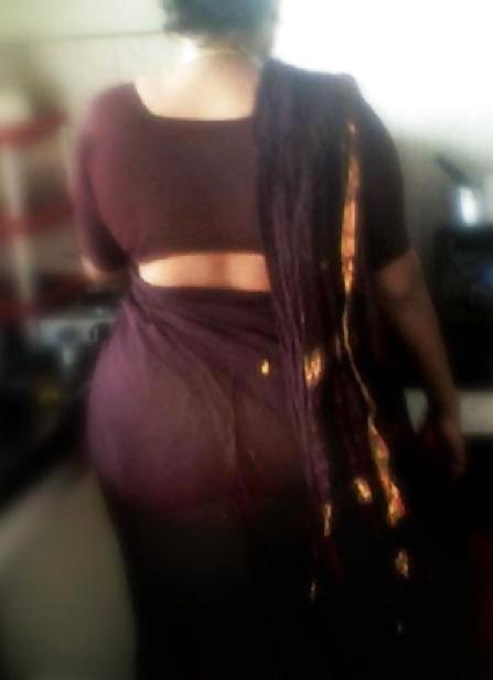 25P Spying indian Aunty - Ass Bend over - Gaand Voyeur 
