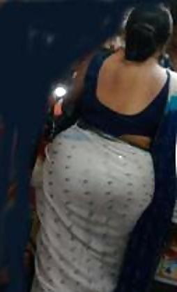 25P Spying indian Aunty - Ass Bend over - Gaand Voyeur 