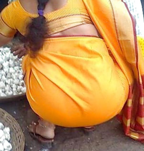 25P Spying indian Aunty - Ass Bend over - Gaand Voyeur 