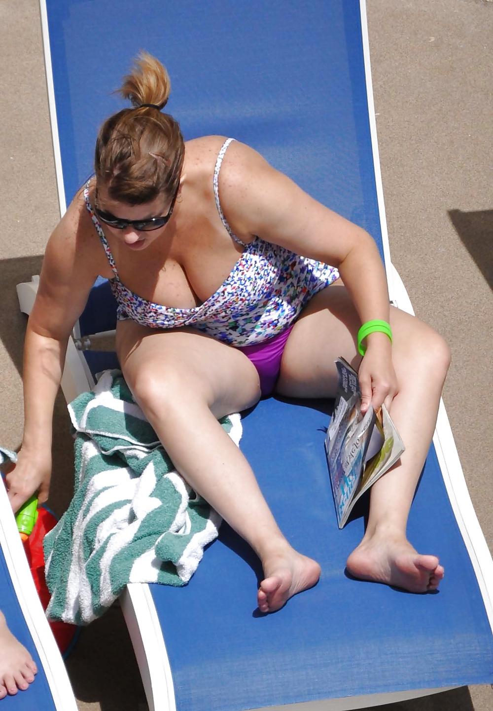 25P Candid MILF Mom Fat Tits Ass by Pool