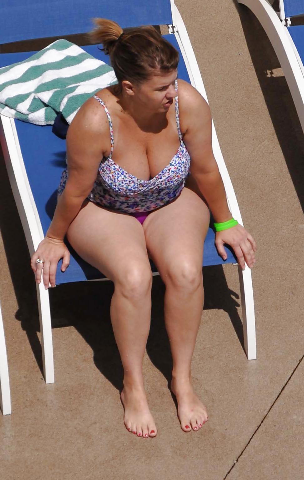 25P Candid MILF Mom Fat Tits Ass by Pool