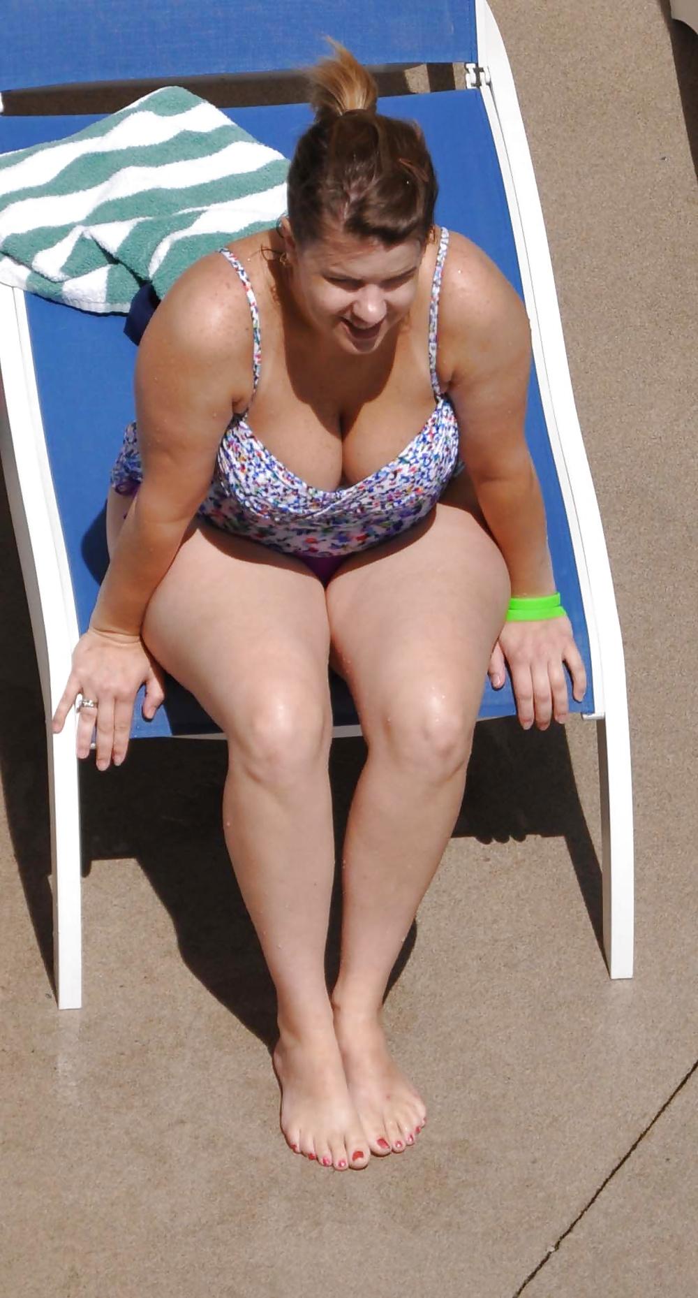 25P Candid MILF Mom Fat Tits Ass by Pool