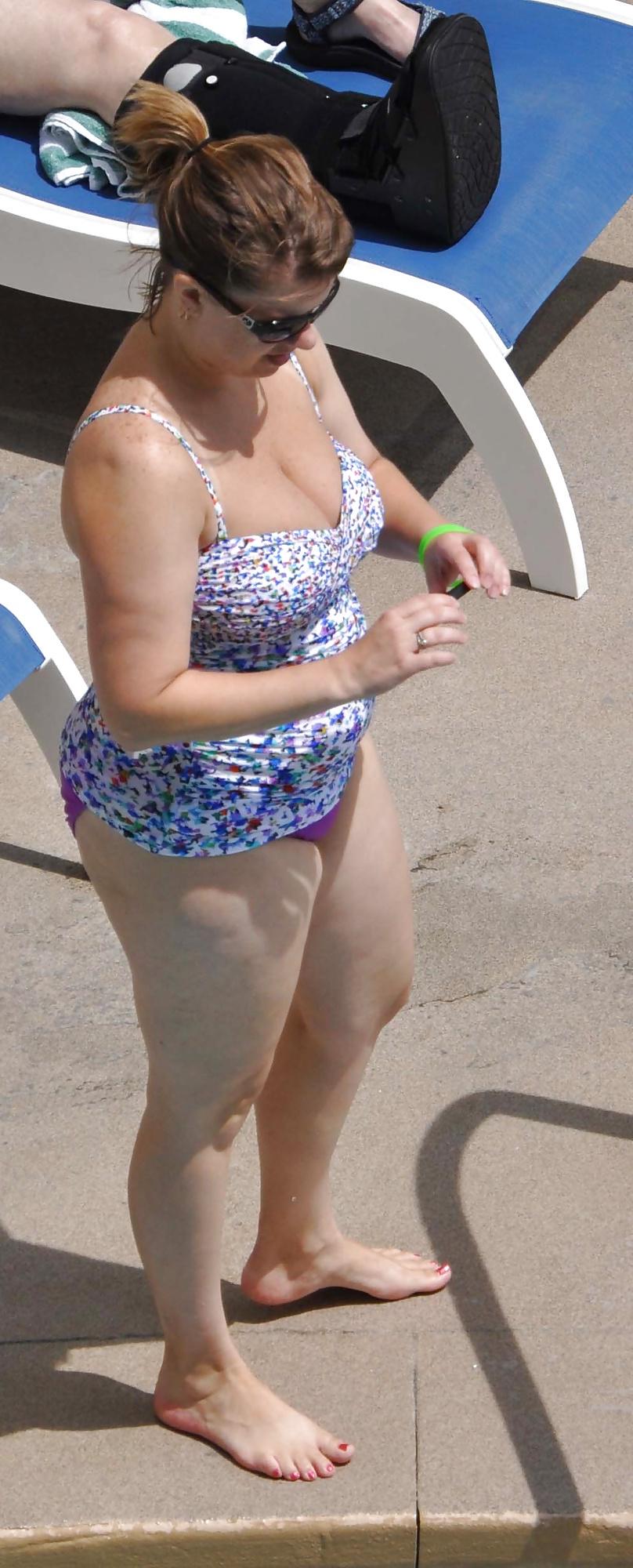 25P Candid MILF Mom Fat Tits Ass by Pool