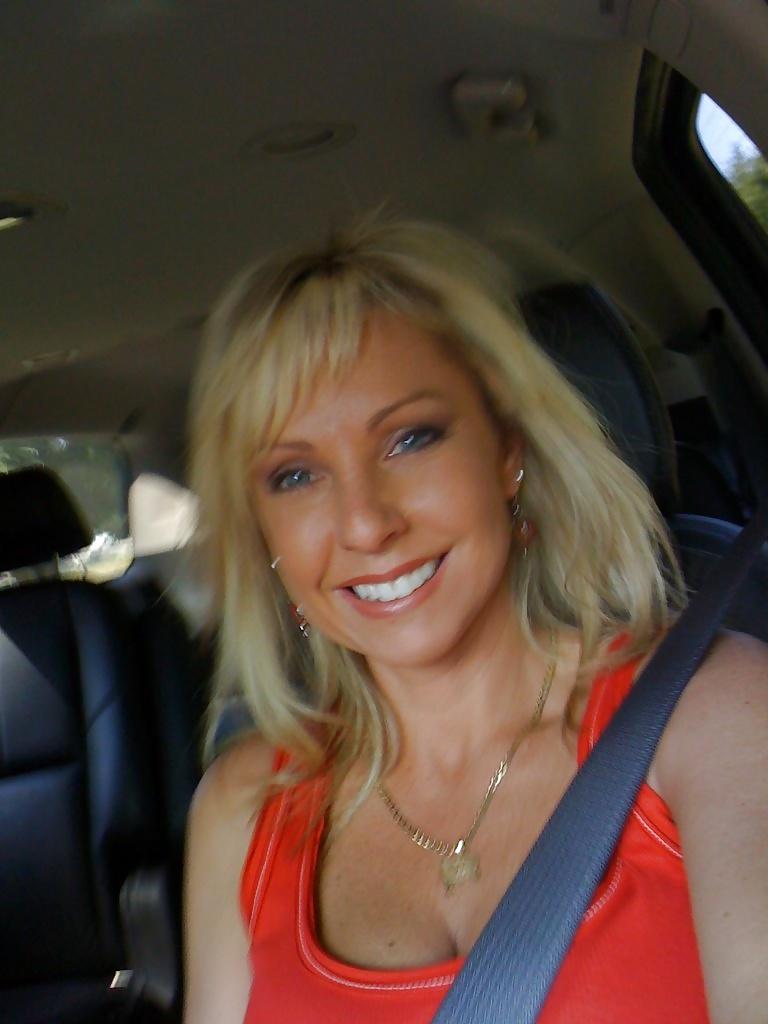 25P Perfect Blonde MILF 2