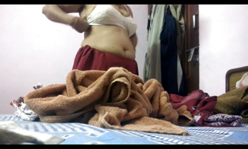 11P Exposing my Desi Mummy for your comments :)