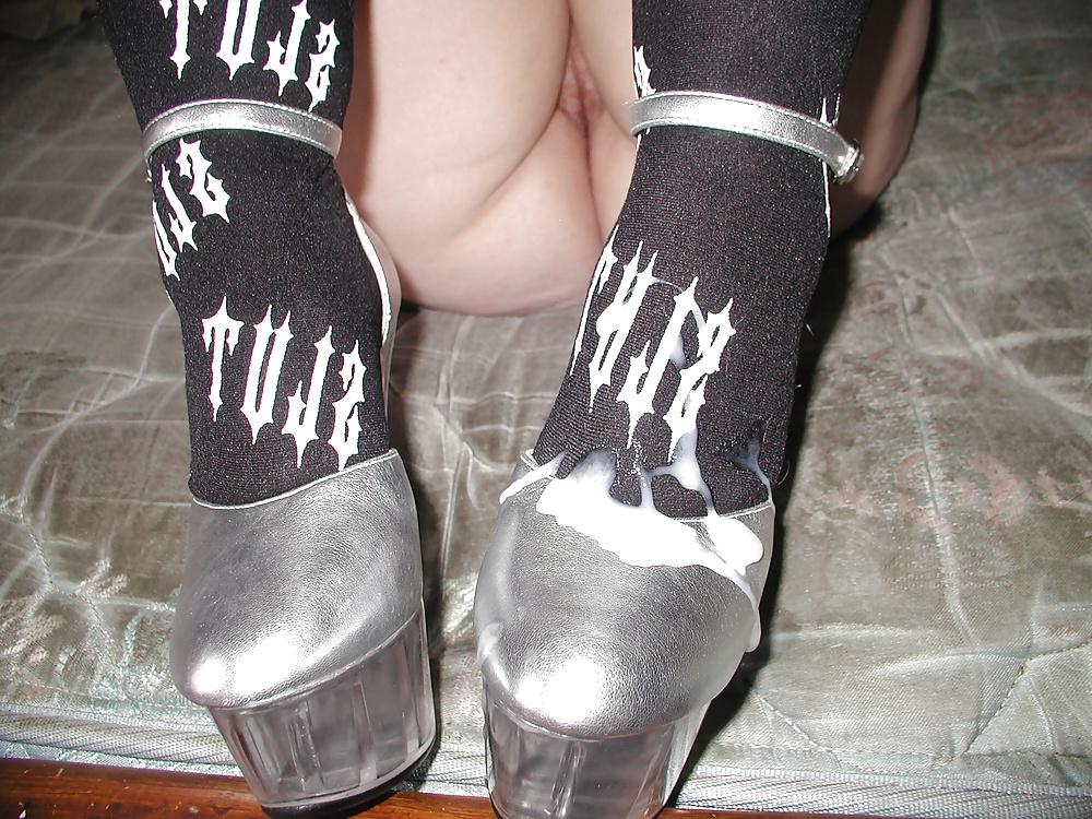 25P Shoe cumshots