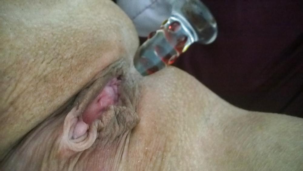 25P Hot, single mom, likes to fuck herself
